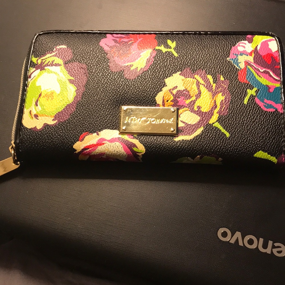 Betsy johnson wallet